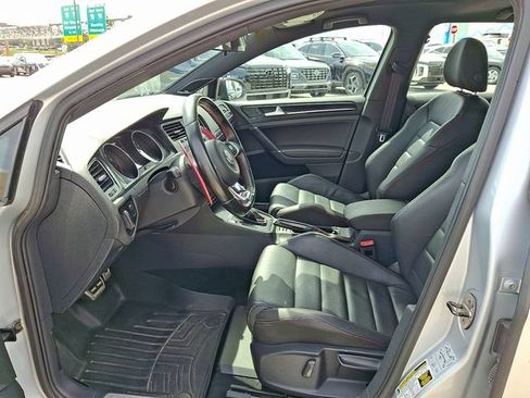 Used 2017 Volkswagen GTI SE FWD image 13