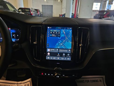 Certified 2025 Volvo XC60 B5 Core AWD/4WD image 24