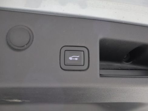 Used 2024 Chevrolet Equinox LT AWD/4WD image 21