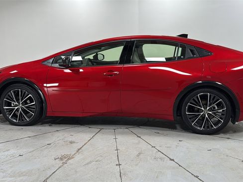 Used 2026 Toyota Prius XLE image 8