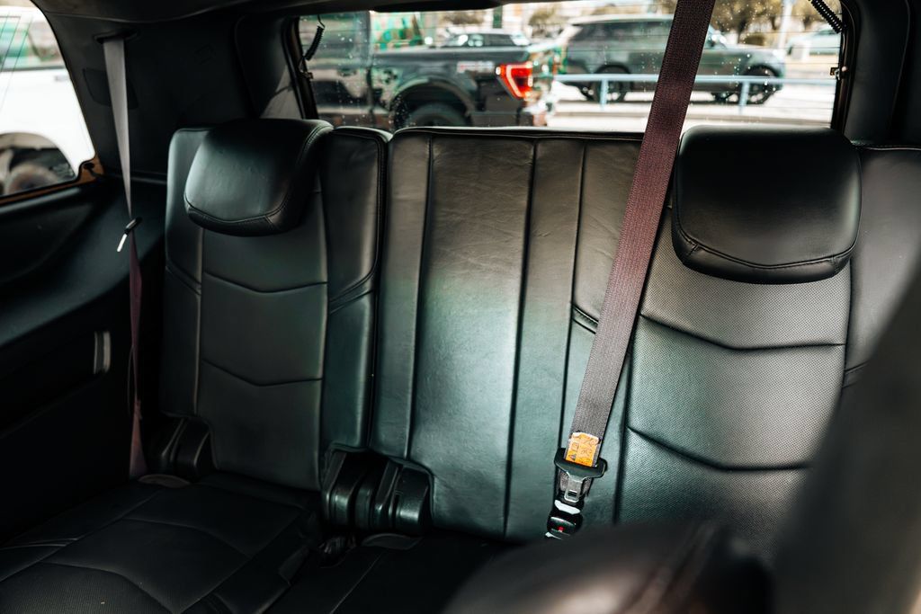 Used 2017 Cadillac Escalade Platinum AWD/4WD image 39