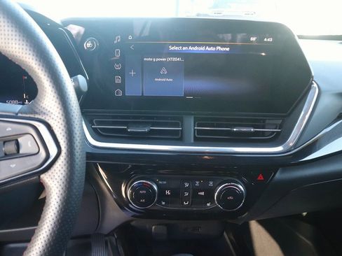 Used 2024 Chevrolet Trax RS w/ Sunroof Package image 17