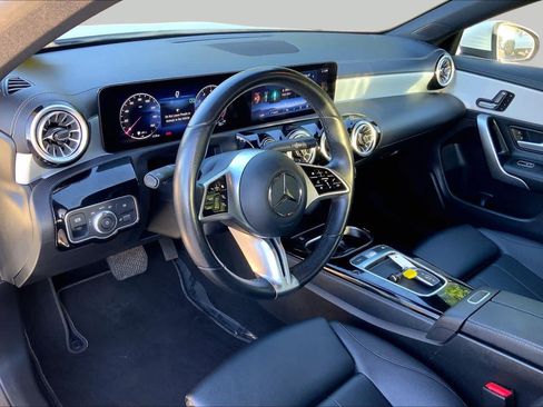 Used 2025 Mercedes-Benz CLA 250 4MATIC image 17