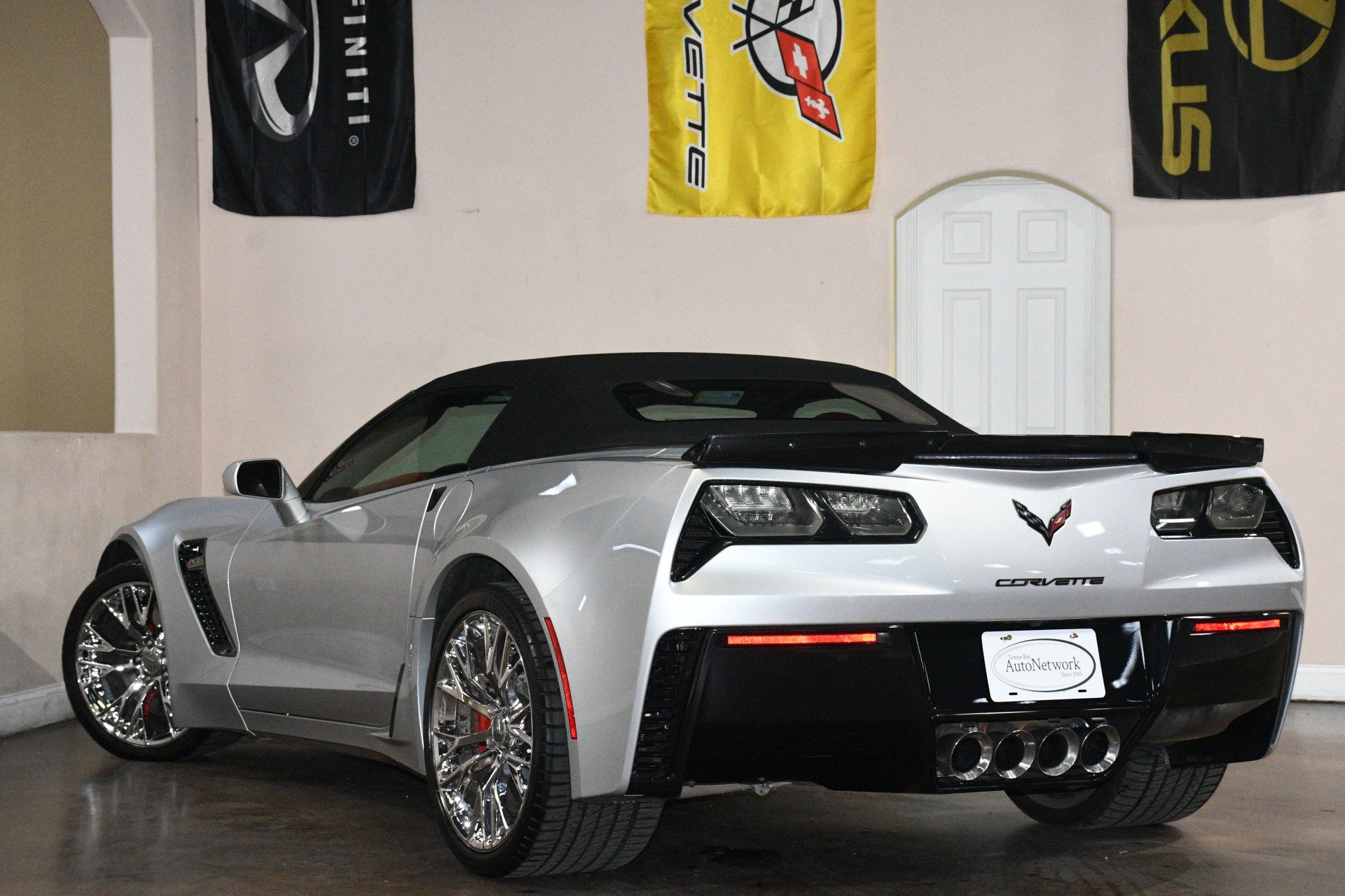 Used 2015 Chevrolet Corvette Z06 w/ 3LZ Preferred Equipment Group RWD image 6
