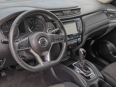 Used 2018 Nissan Rogue SV w/ Premium Package image 7