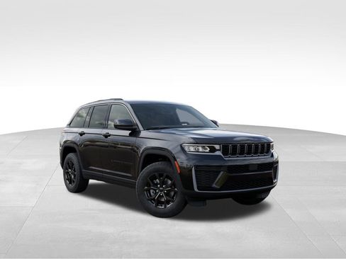 New 2026 Jeep Grand Cherokee Altitude AWD/4WD image 6