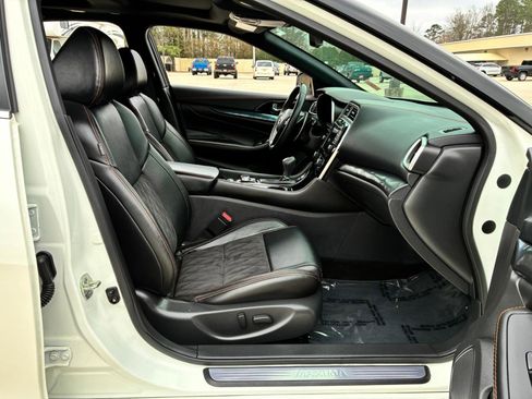 Used 2023 Nissan Maxima SR w/ Sport Mat Group image 16