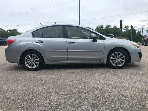 Used 2014 Subaru Impreza 2.0i Premium AWD/4WD image 4