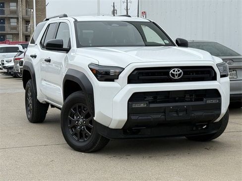 Used 2025 Toyota 4Runner SR5 image 2