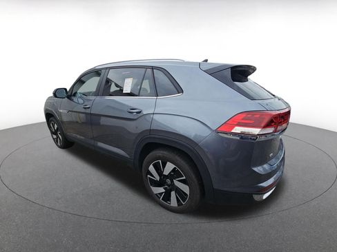 Used 2025 Volkswagen Atlas Cross Sport SE image 5