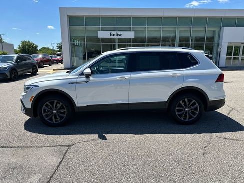 Certified 2023 Volkswagen Tiguan SE w/ Panoramic Sunroof Package AWD/4WD image 5