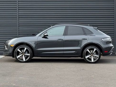 New 2026 Porsche Macan image 2