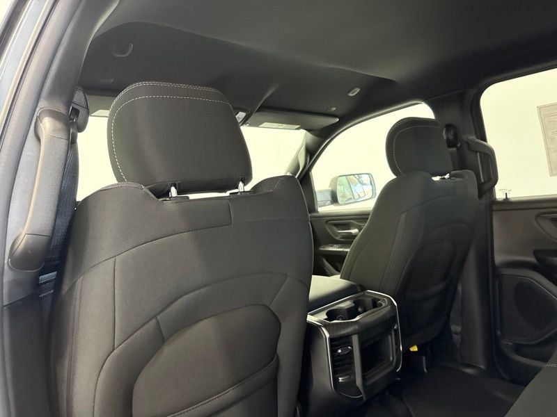 New 2026 RAM 1500 Express AWD/4WD image 18