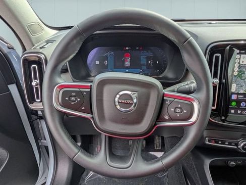 Used 2026 Volvo XC40 B5 Plus w/ Protection Package Premier AWD/4WD image 19
