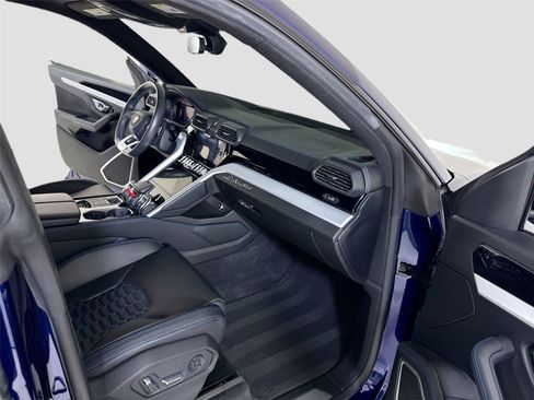 Used 2020 Lamborghini Urus AWD/4WD image 32