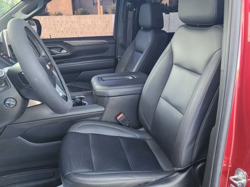 Used 2023 Chevrolet Tahoe LT w/ Luxury Package image 13