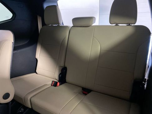 Used 2026 Buick Enclave Preferred AWD/4WD image 22