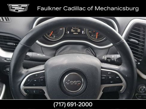 Used 2018 Jeep Cherokee Latitude Plus image 19