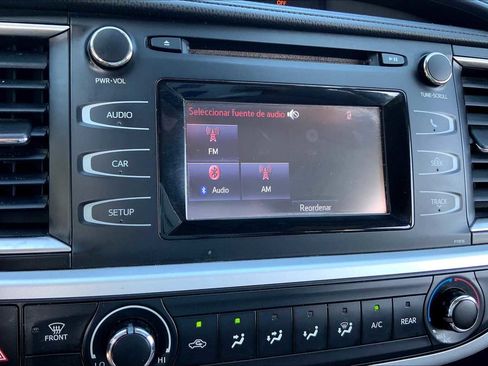 Used 2019 Toyota Highlander LE FWD image 30
