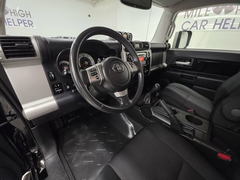 Used 2014 Toyota FJ Cruiser 4WD w/ Upgrade Package image 21