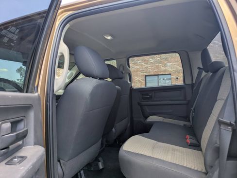 Used 2012 RAM 2500 ST w/ Chrome Appearance Group AWD/4WD image 9