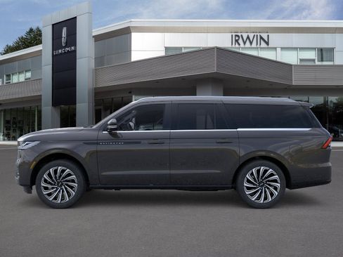 New 2026 Lincoln Navigator L Black Label AWD/4WD image 3