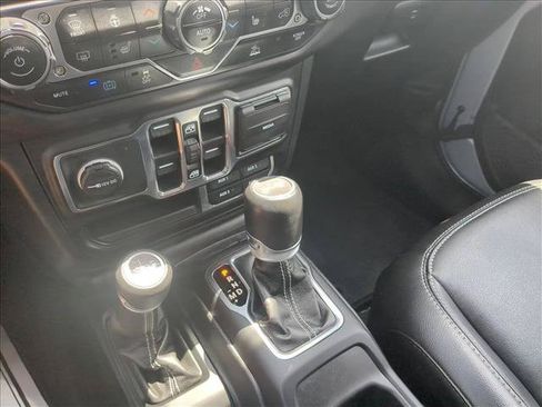 Used 2023 Jeep Wrangler Unlimited Sahara w/ Cold Weather Group AWD/4WD image 12