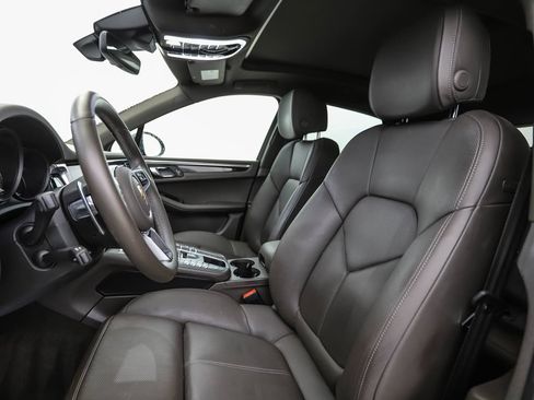 Used 2020 Porsche Macan AWD/4WD image 11