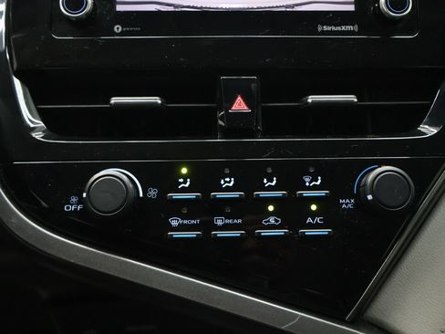 Used 2021 Toyota Camry LE FWD image 25