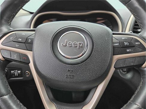 Used 2015 Jeep Cherokee Latitude w/ Comfort/Convenience Group FWD image 29