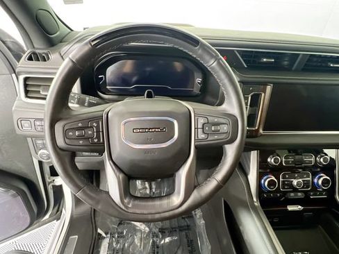 Used 2024 GMC Yukon Denali Ultimate AWD/4WD image 8