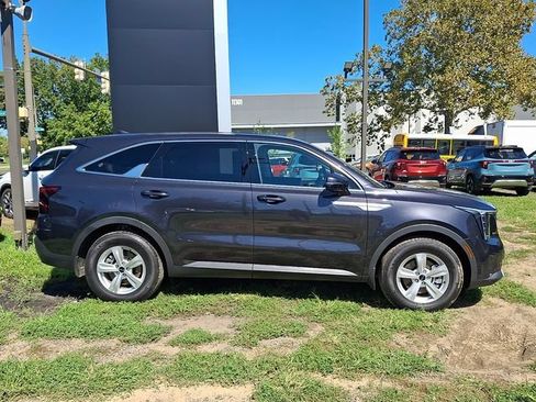 Used 2026 Kia Sorento LX FWD image 7