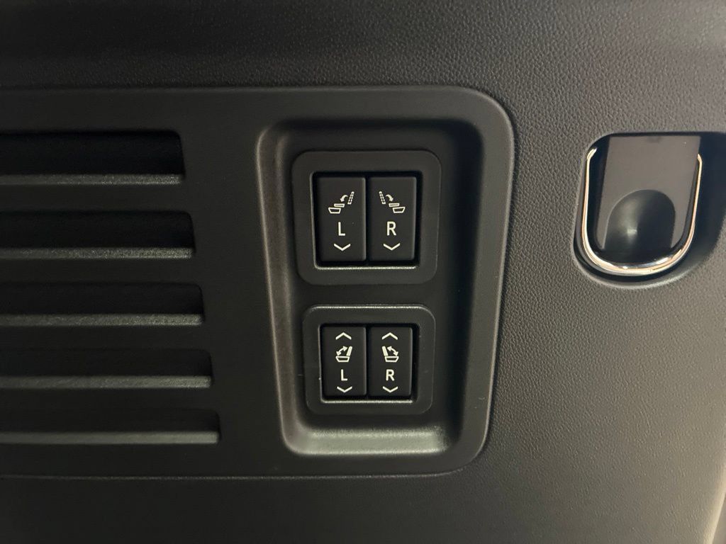 New 2027 GMC Acadia Denali AWD/4WD image 15