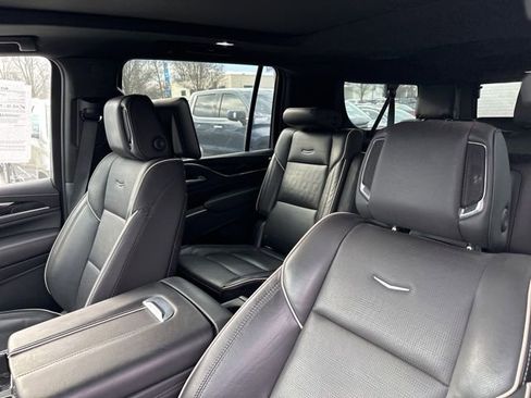 Used 2021 Cadillac Escalade ESV Sport w/ LPO, Illumination Package image 9