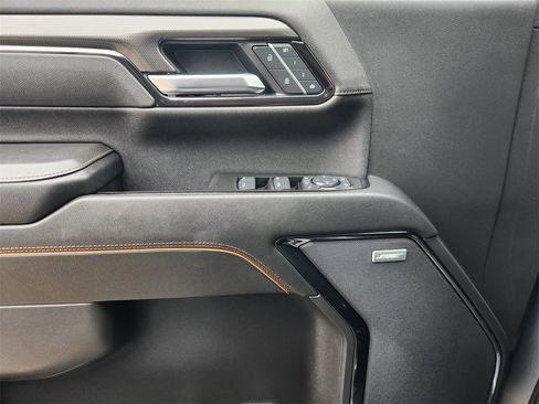 Used 2025 GMC Sierra 2500 AT4 w/ AT4 Premium Plus Package image 19