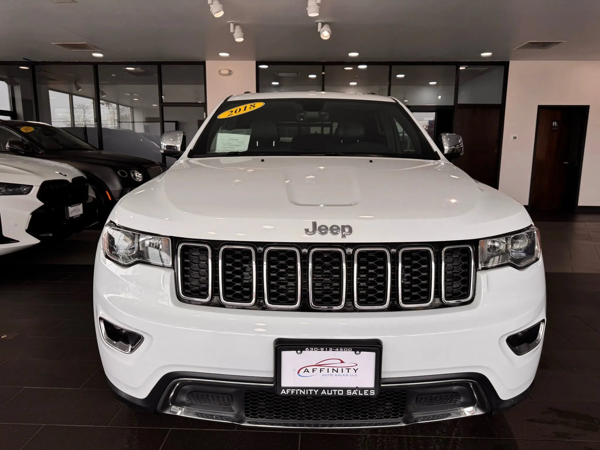 Used 2018 Jeep Grand Cherokee Limited AWD/4WD image 8