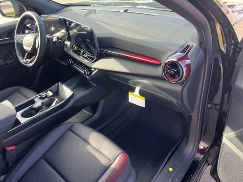 New 2026 Chevrolet Equinox RS w/ LPO, Floor Liner Package FWD image 35