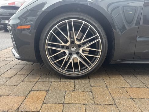Used 2024 Porsche Panamera RWD image 6