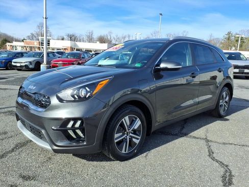 Used 2022 Kia Niro EX image 8