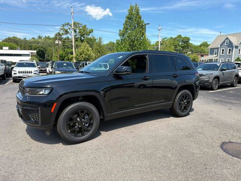 New 2026 Jeep Grand Cherokee Altitude AWD/4WD image 4
