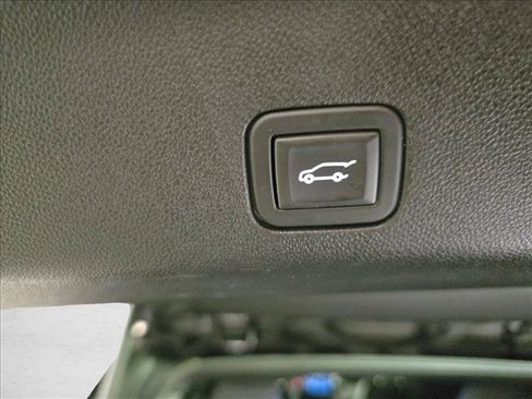 Used 2023 Chevrolet Tahoe Z71 w/ Luxury Package AWD/4WD image 14
