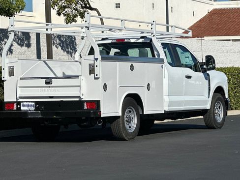 New 2026 Ford F250 XL w/ XL Chrome Package image 4