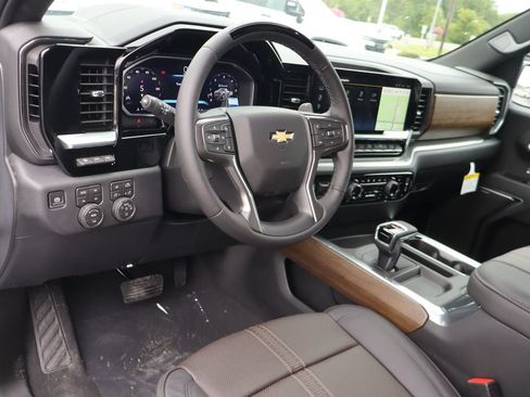 New 2026 Chevrolet Silverado 1500 High Country AWD/4WD image 6