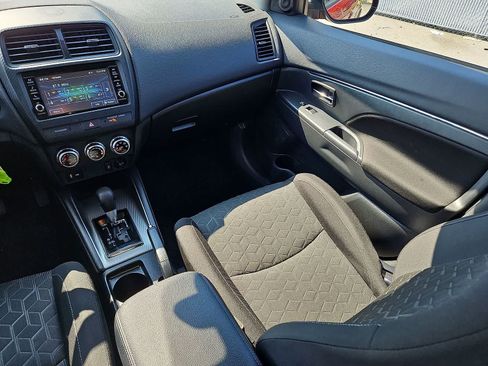 Used 2025 Mitsubishi Outlander Sport AWD image 12