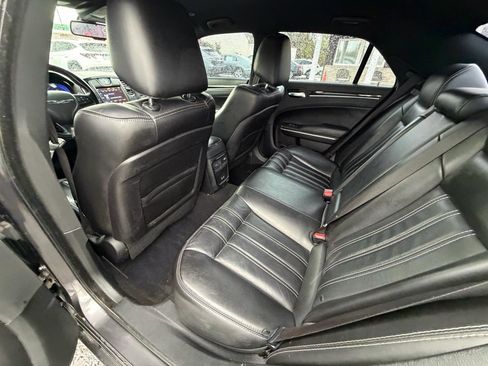 Used 2019 Chrysler 300 S RWD image 10