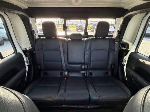 Used 2025 Jeep Gladiator Sport AWD/4WD image 24