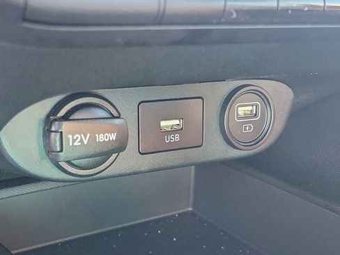 Certified 2022 Hyundai Elantra SE image 28