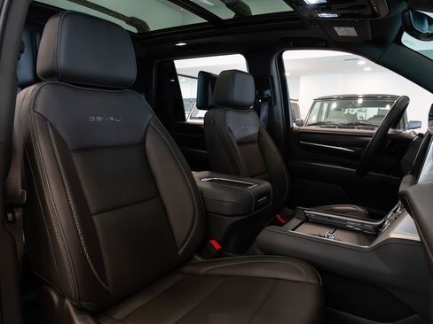 Used 2024 GMC Yukon Denali w/ Denali Reserve Package AWD/4WD image 21