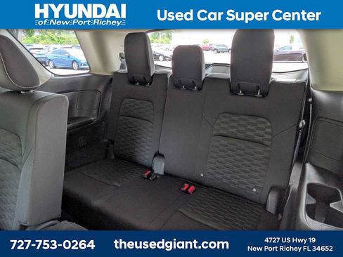 Used 2024 Nissan Pathfinder SV w/ Lighting Package (N92) FWD image 15