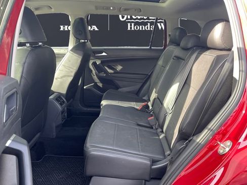 Used 2020 Volkswagen Tiguan SE w/ Panoramic Sunroof Package image 13